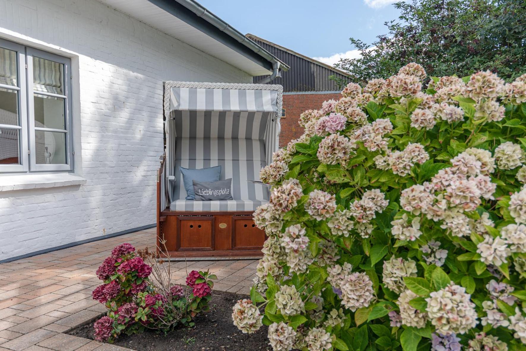 Huus Leeftalich Villa Alkersum Exterior photo